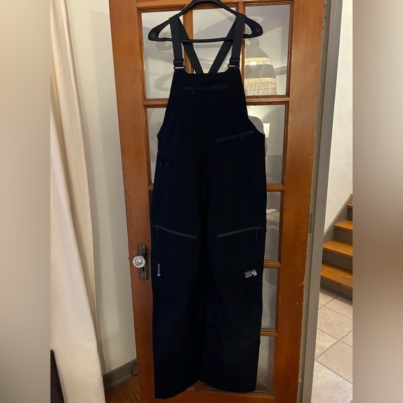 Mountain Hardwear big ski/snowboard pants. Size L - Picture 1 of 9
